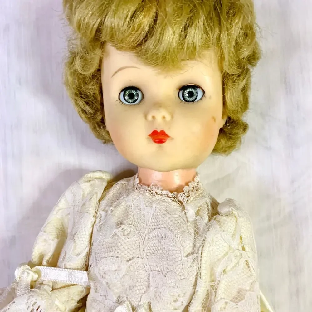 Vintage 1950s Baby Doll Blonde Hair Sleepy Eyes 12